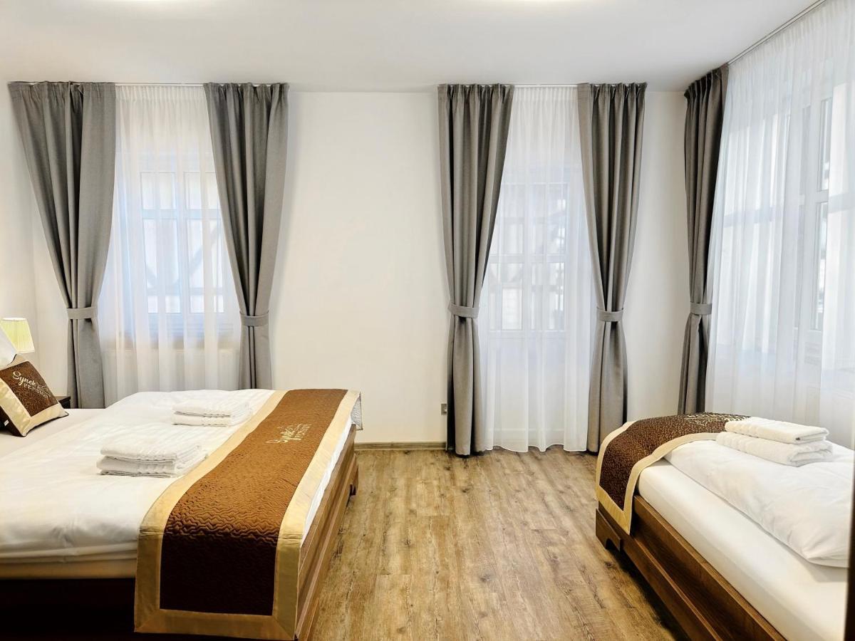 Deluxe Apartment,1480491899:JPEG